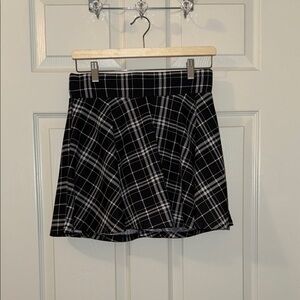 djt black and white plaid skort